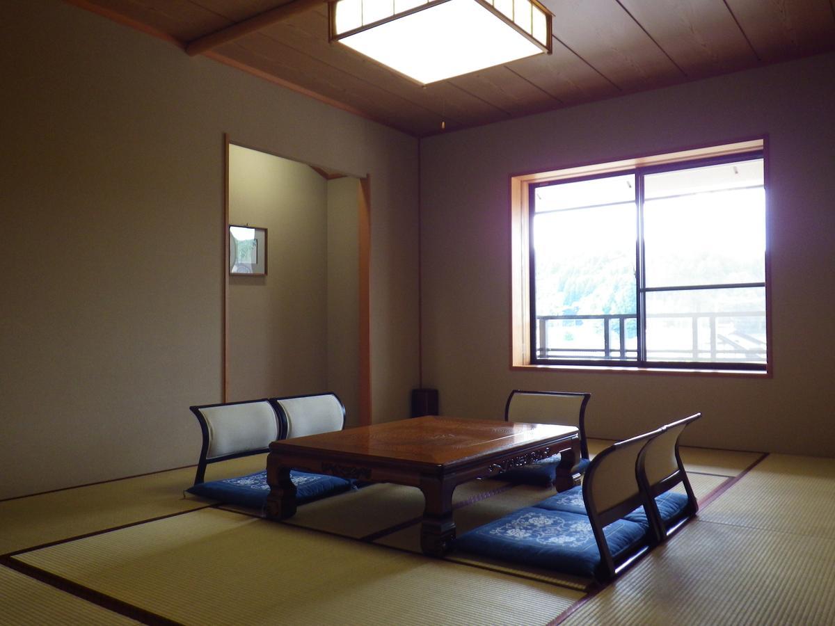 Kurikarajyuku Hotel Tsubata Buitenkant foto